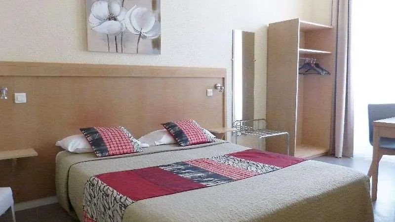 Hotel Helvetique Νίκαια 3*,