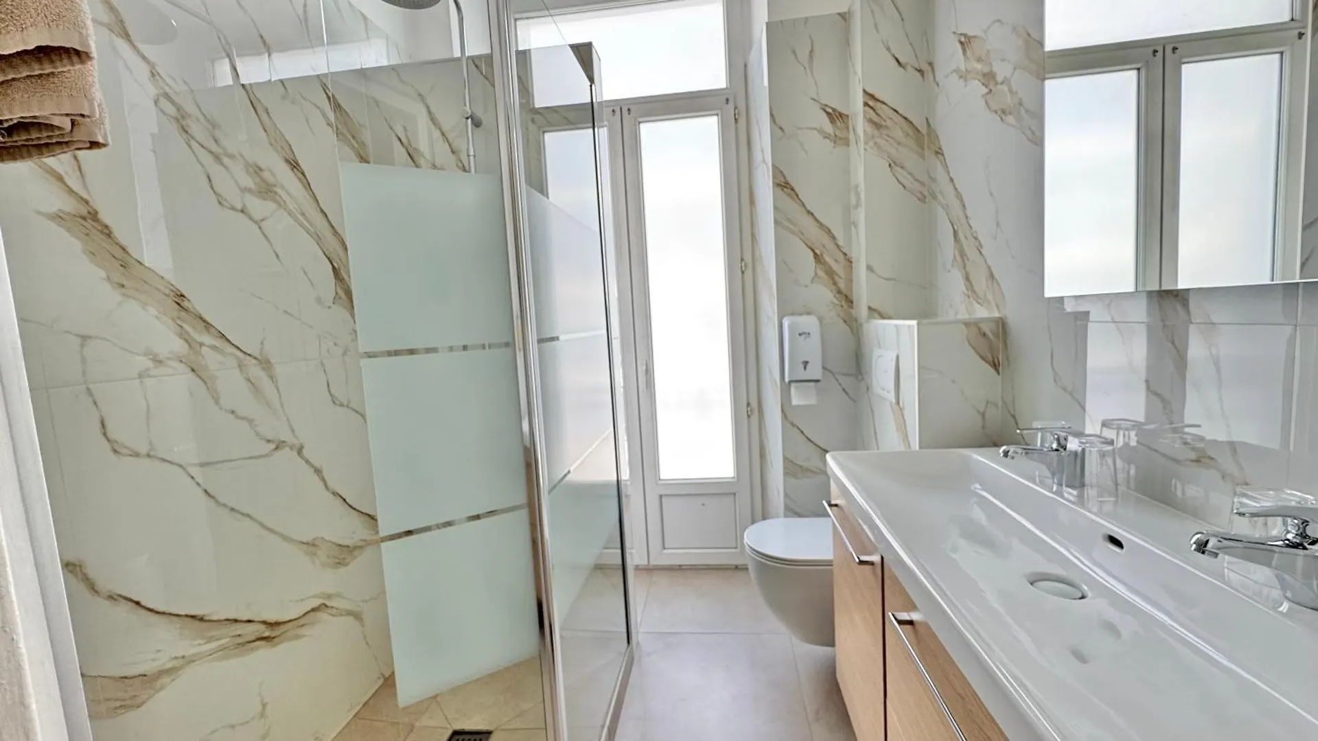 Hotel Helvetique Nice 3*,