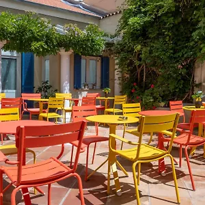 3* Otel De La Fontaine