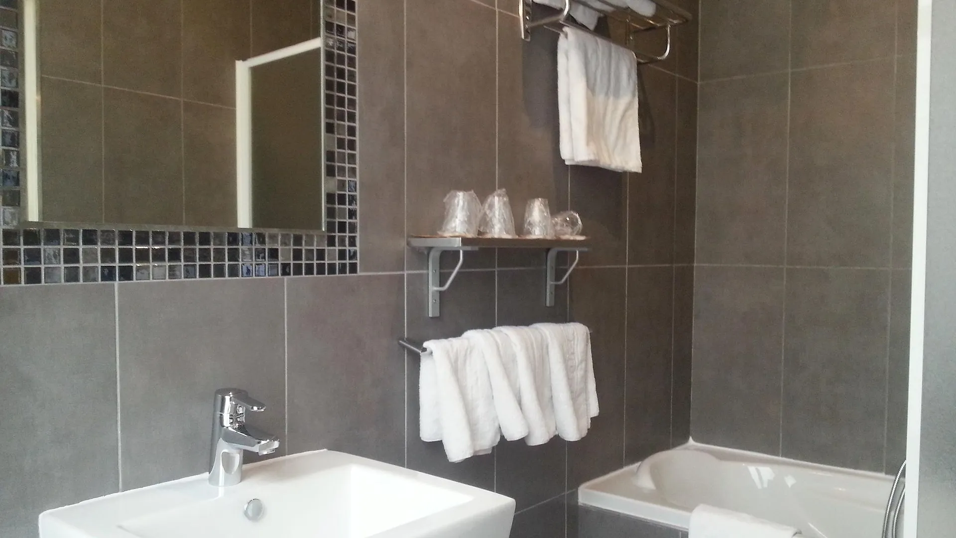 Hotel Helvetique Ницца 3*,