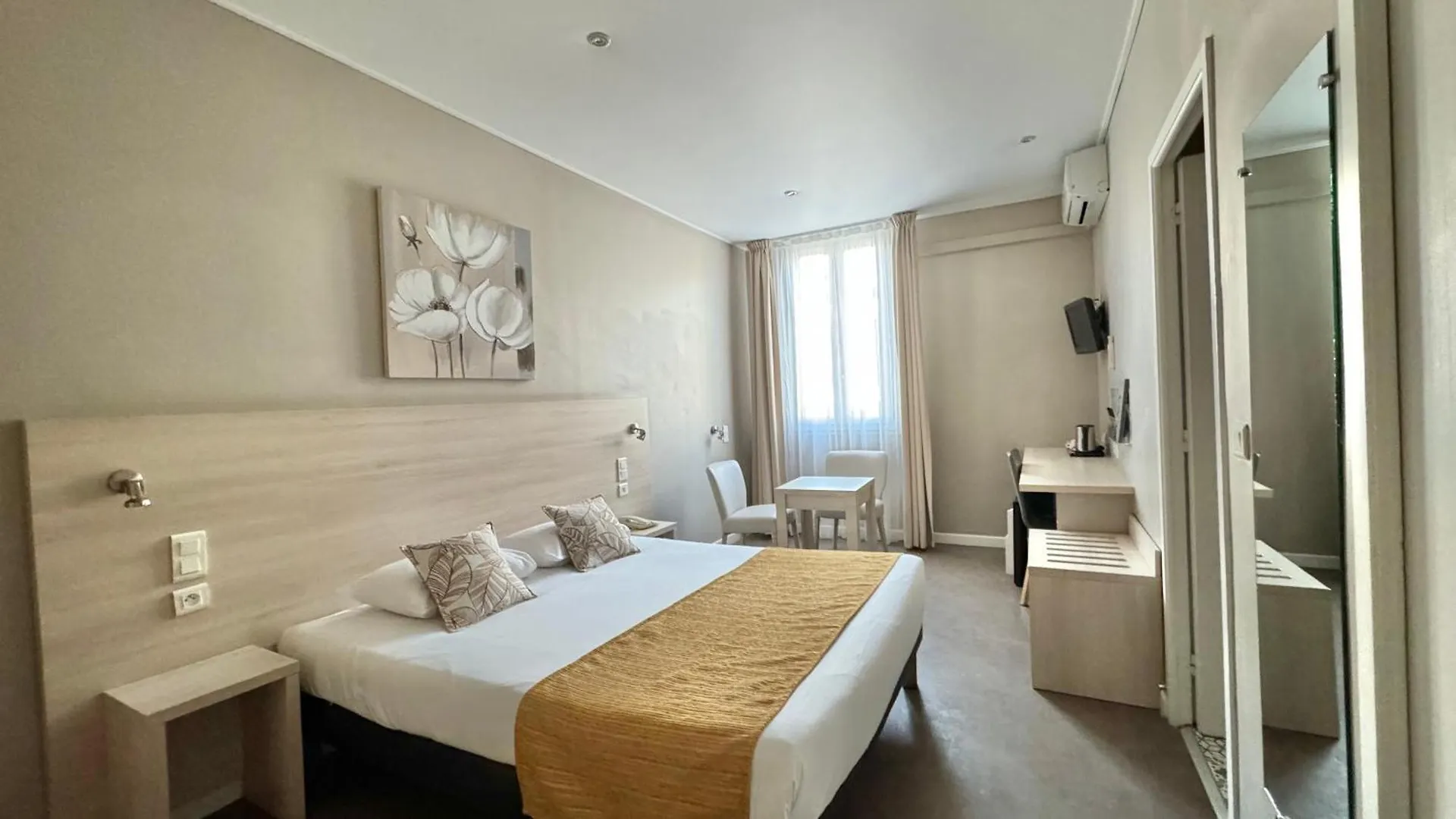 ***  Hotel Helvetique Nice Frankrike