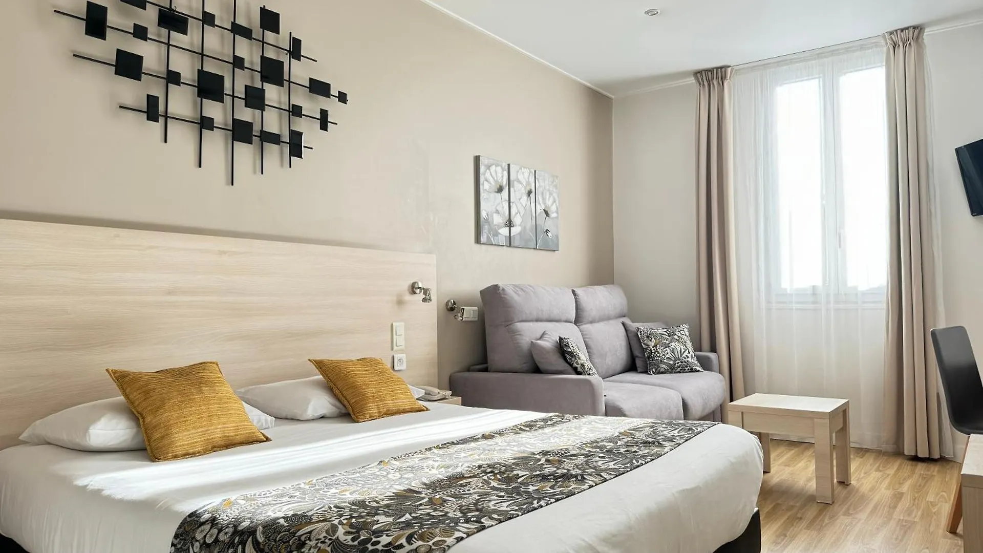 Hotel Helvetique Ницца