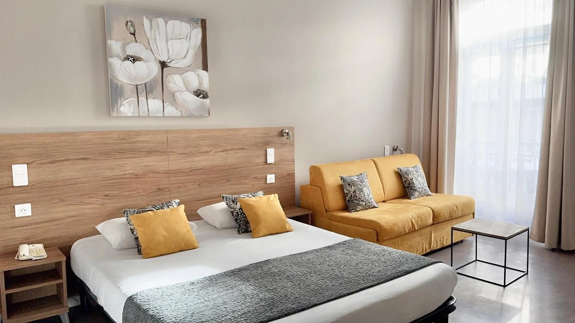 Hotel Helvetique Ницца