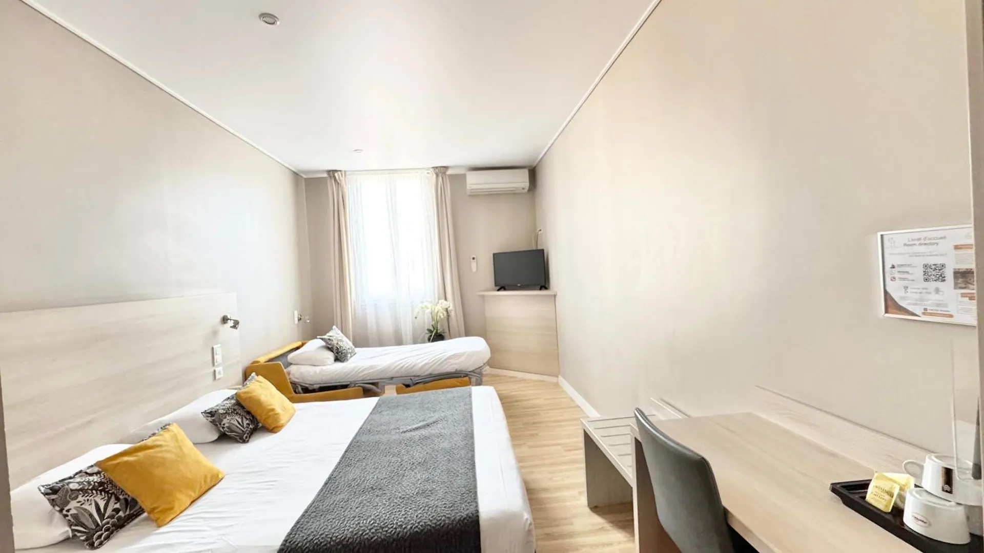 Hotel Helvetique Ницца 3*,  Франция