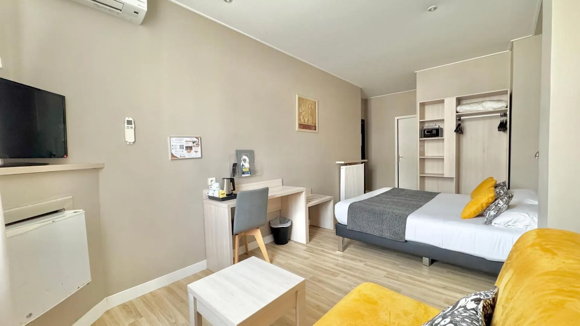Hotel Helvetique Ницца
