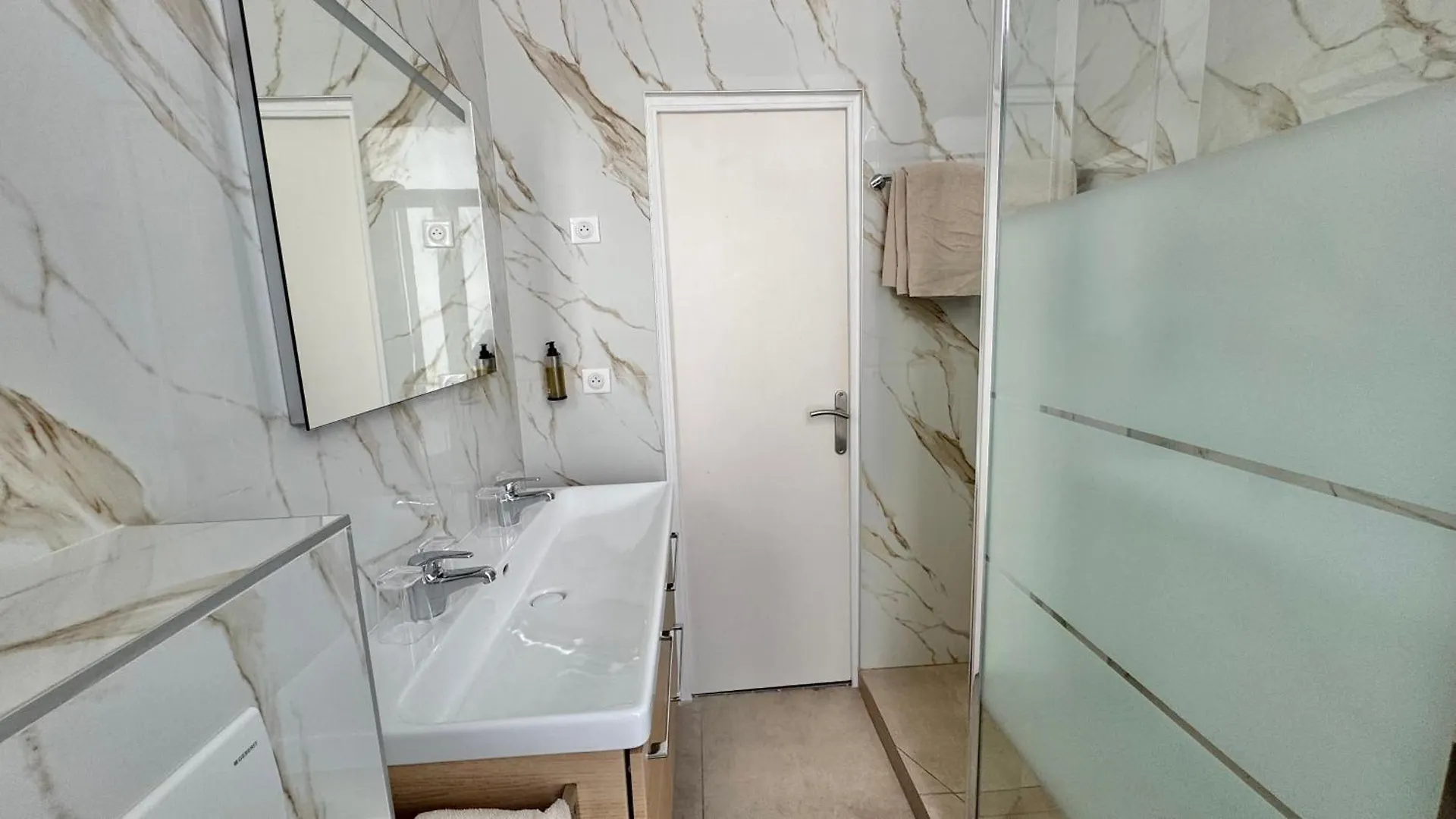 ***  Hotel Helvetique Ницца Франция