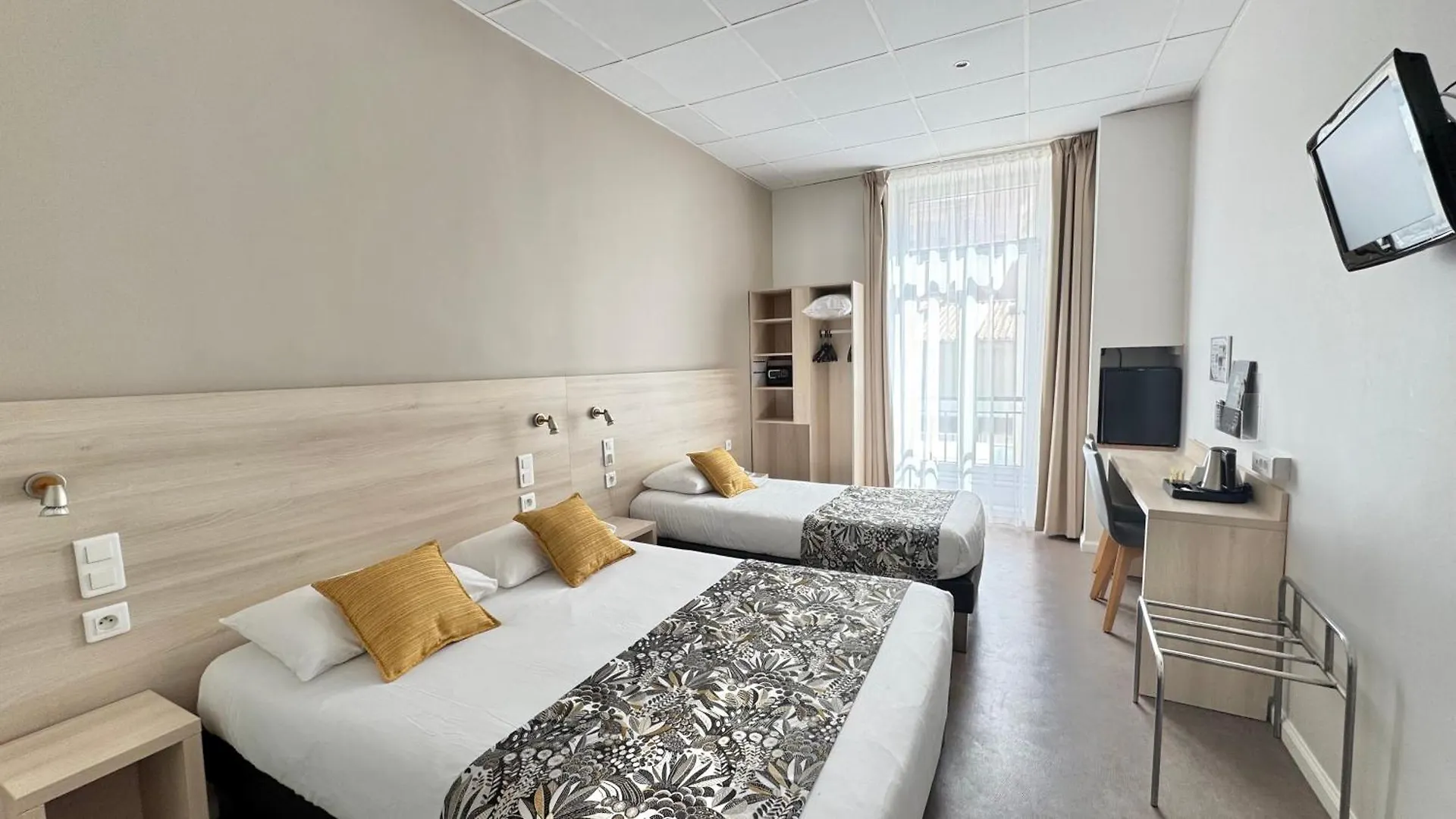 Hotel Helvetique Ницца