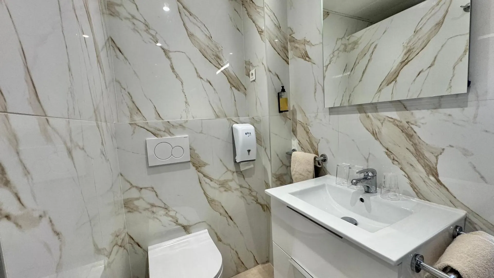Hotel Helvetique Nice 3*,