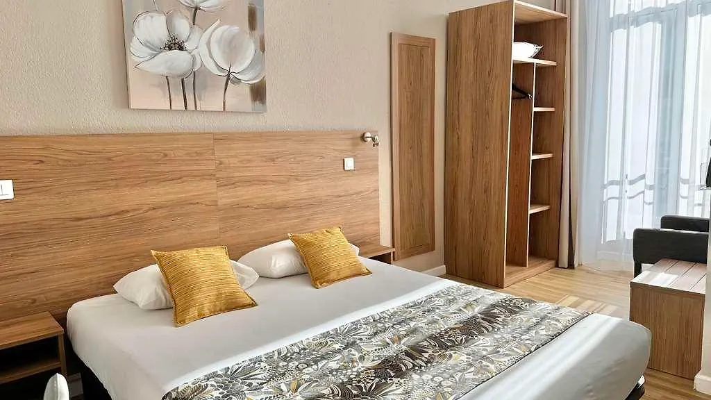 ***  Hotel Helvetique Ницца Франция