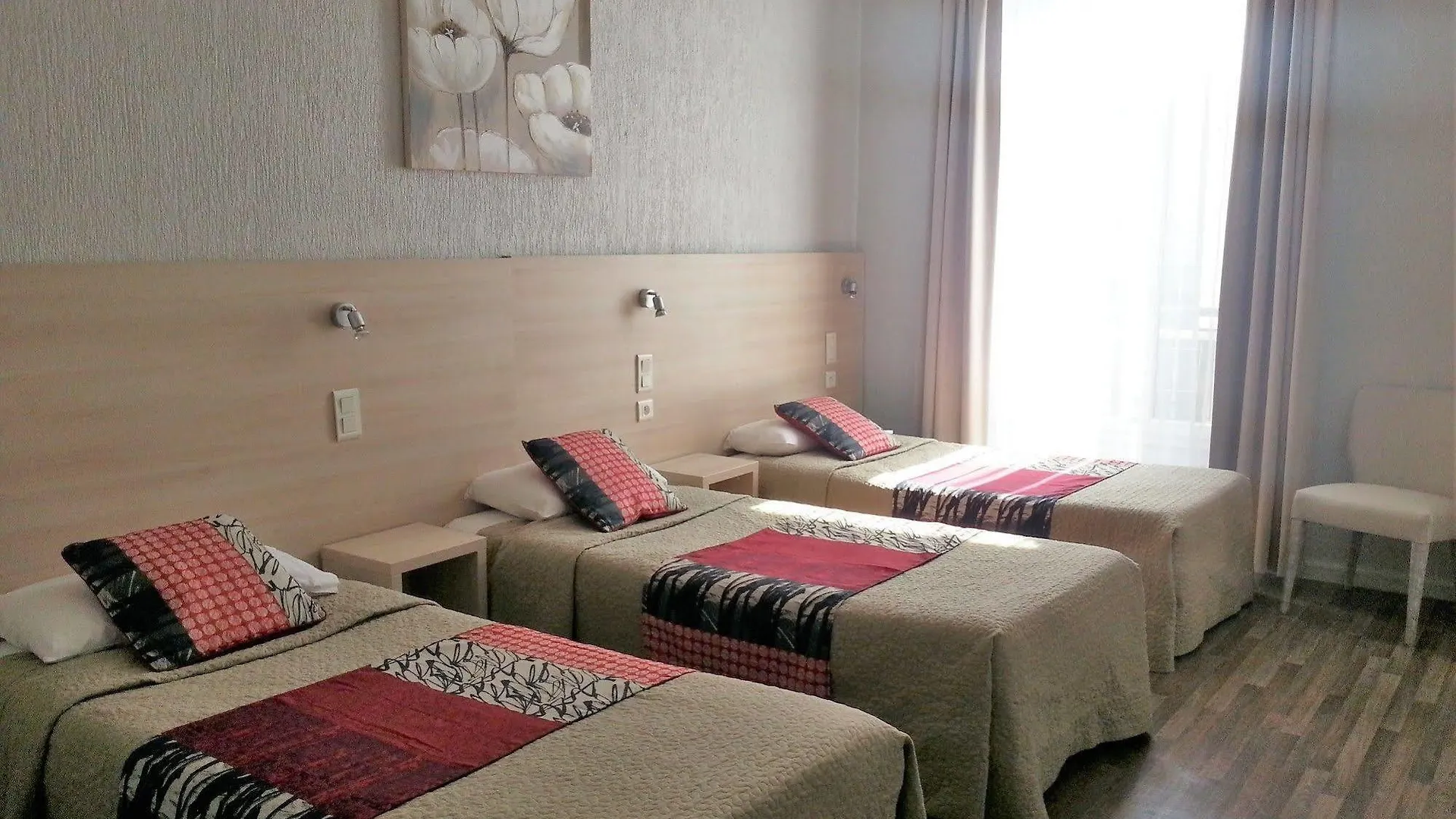 Hotel Helvetique Ницца