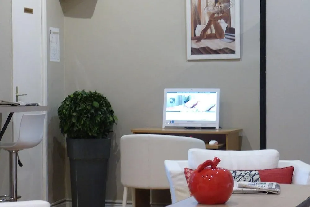 Hôtel Helvétique Niza Hotel