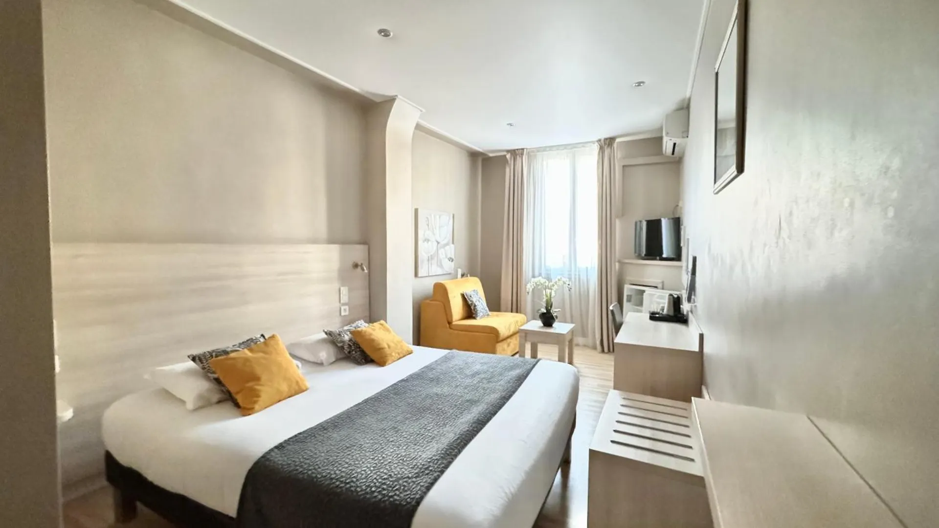 Hôtel Helvétique Niza 3*,  Francia