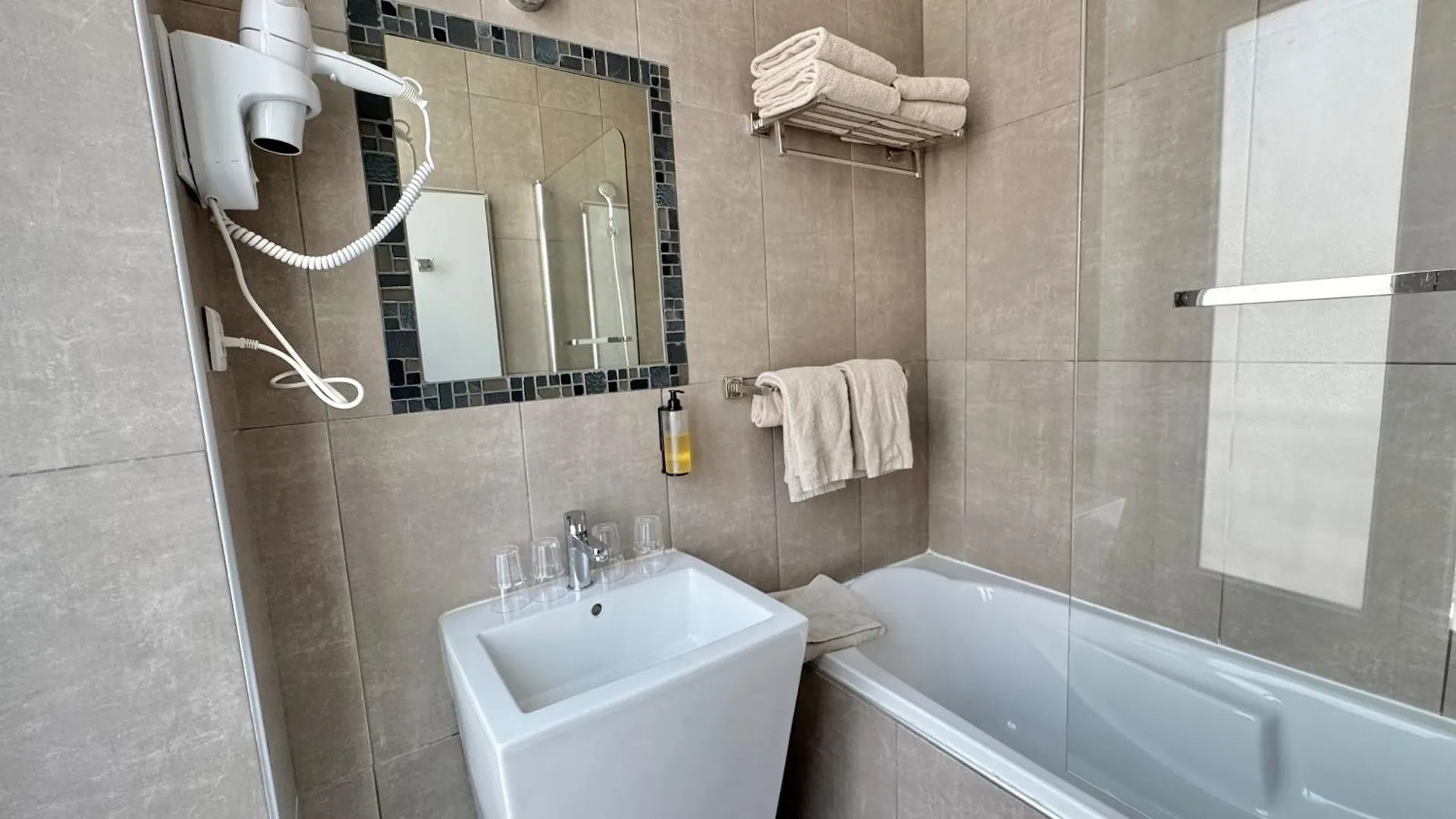 ***  Hotel Helvetique Nice France
