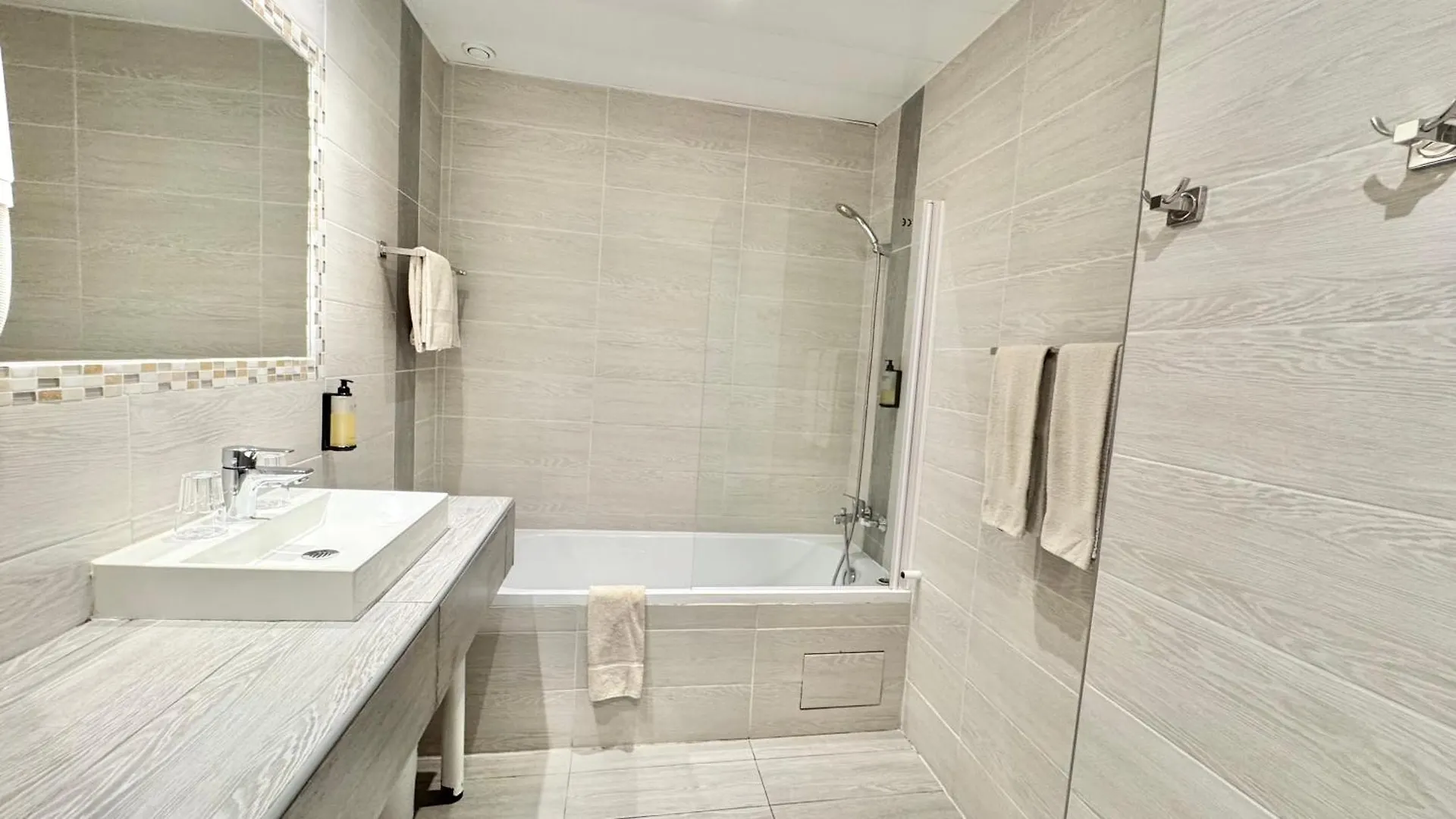 Hotel Helvetique Nice