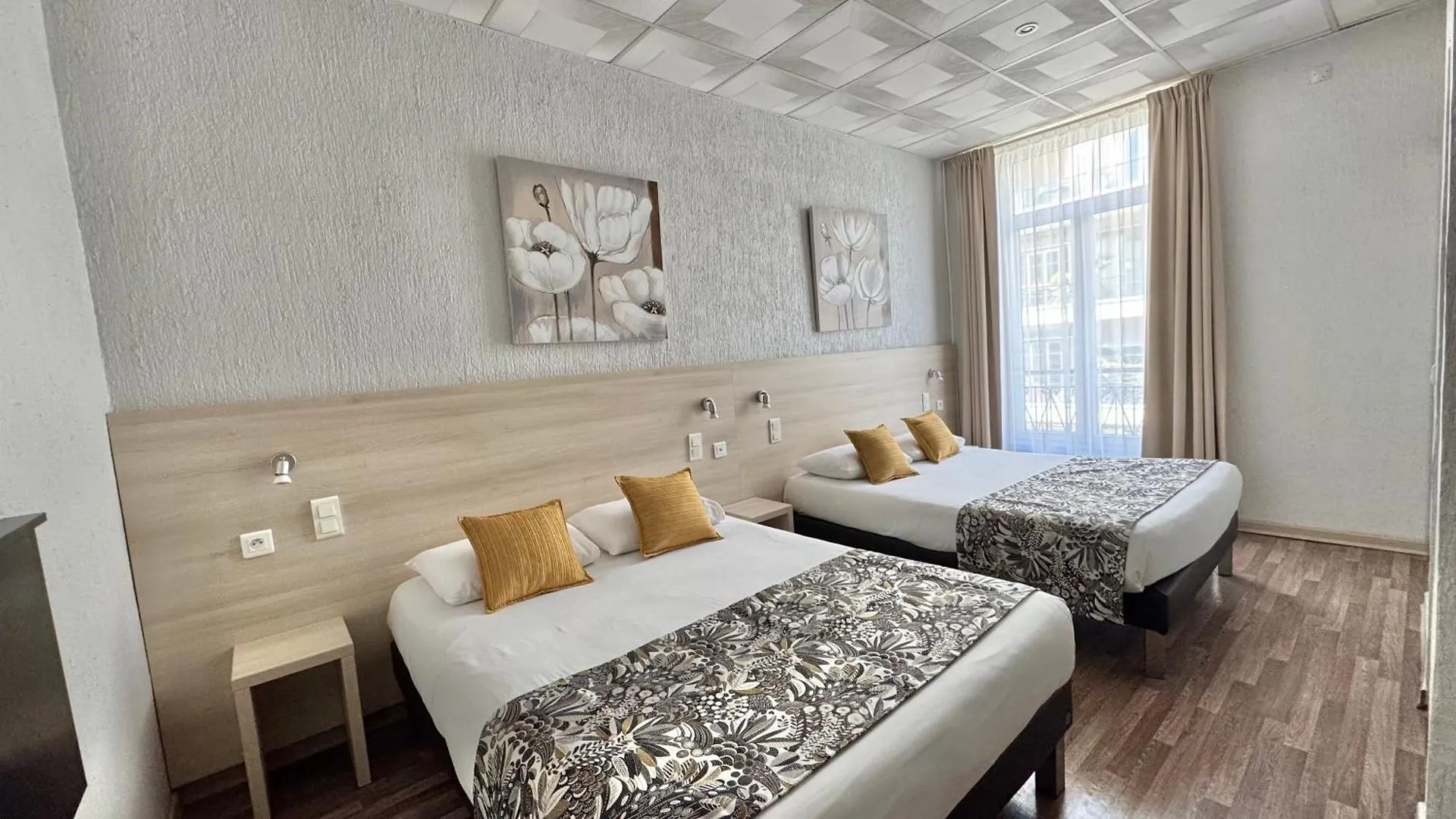 Hôtel Helvétique Niza 3*,