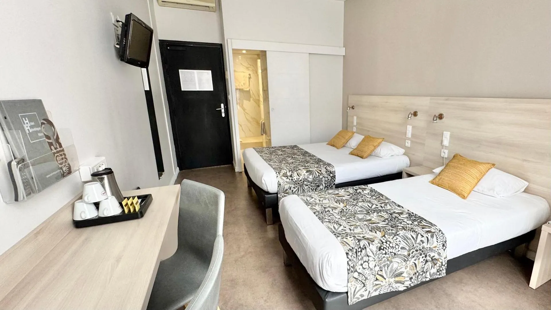 ***  Hotel Helvetique Nice France